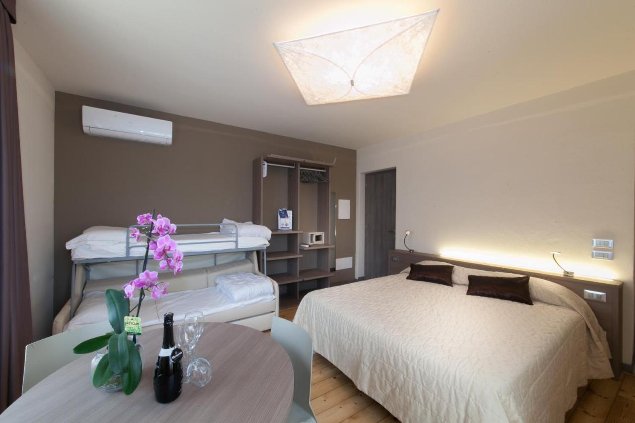 International Rooms & Apartments シルミオーネ エクステリア 写真